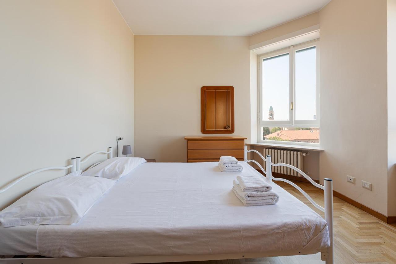 Milano - Roomy Apartment 300 M From M3 Affori Fn! 외부 사진