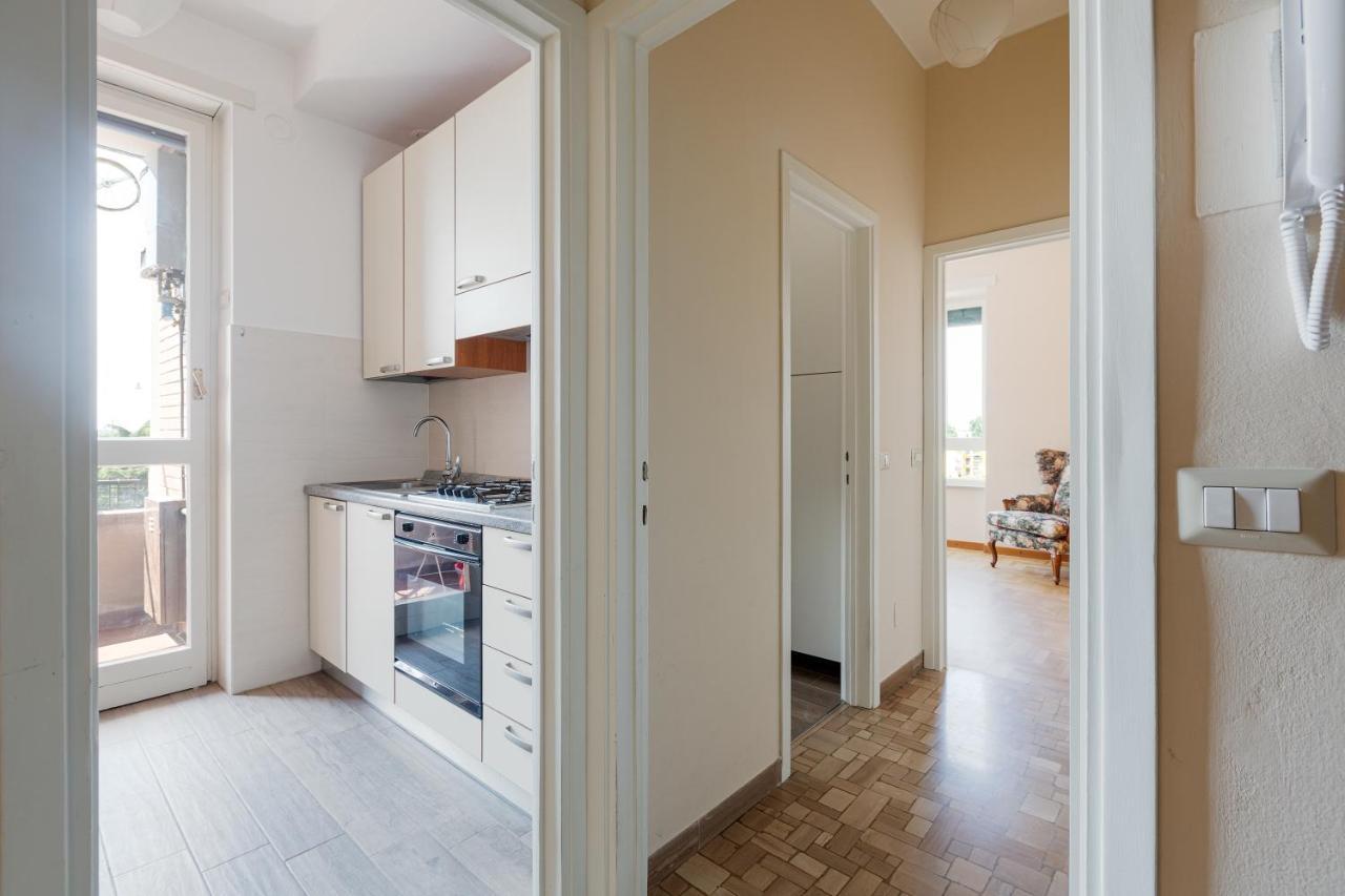 Milano - Roomy Apartment 300 M From M3 Affori Fn! 외부 사진
